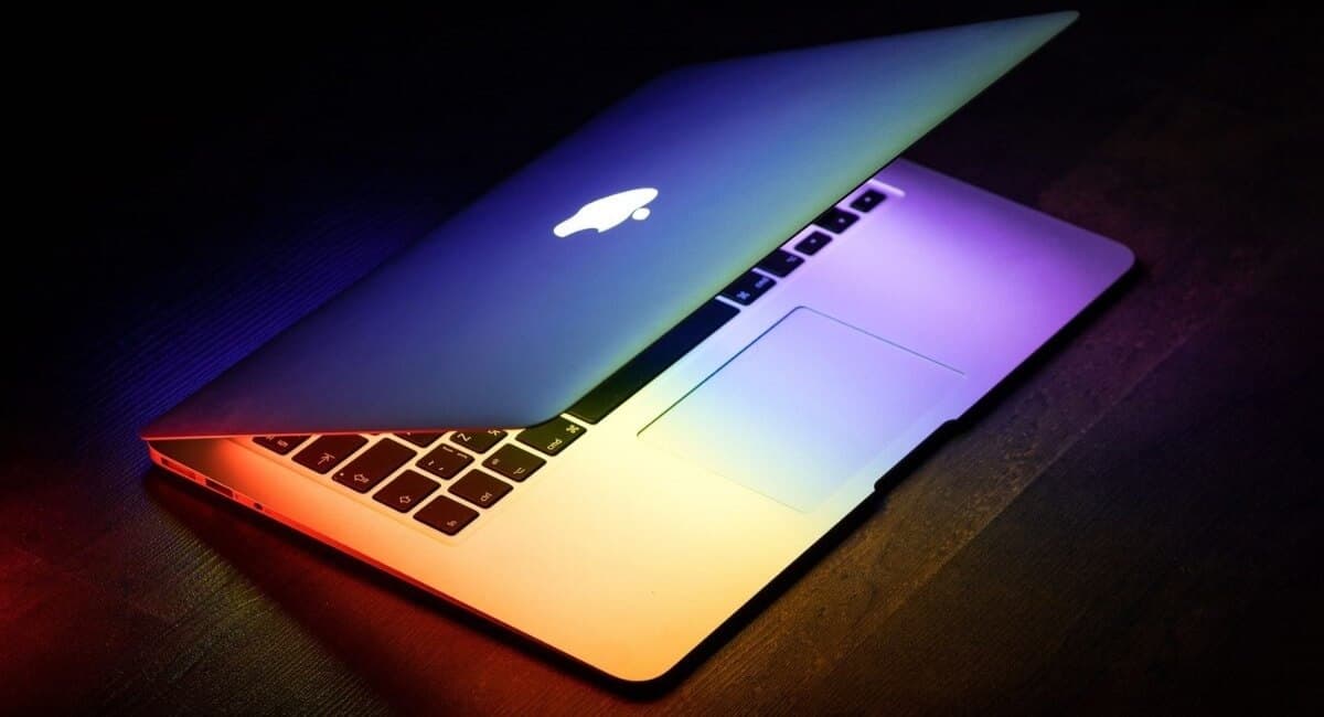 Apple MacBook